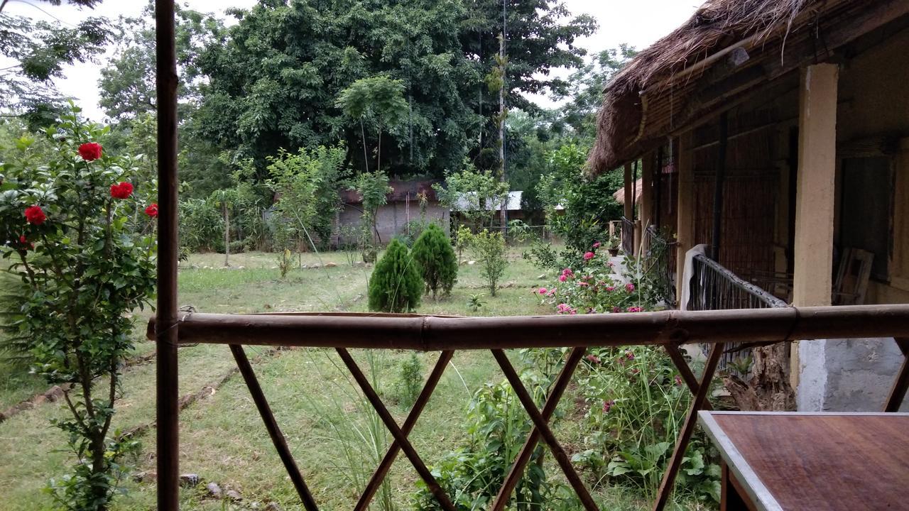 Chital Lodge Chitwan Bagian luar foto