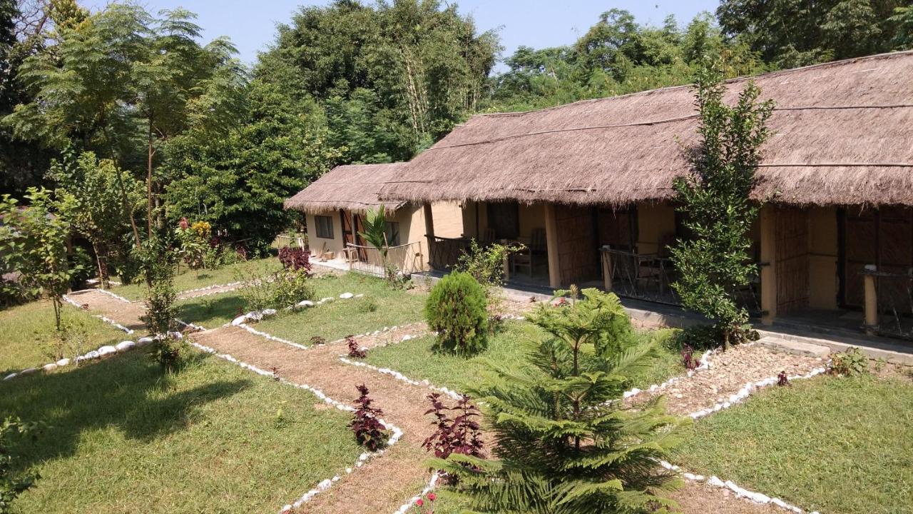 Chital Lodge Chitwan Bagian luar foto